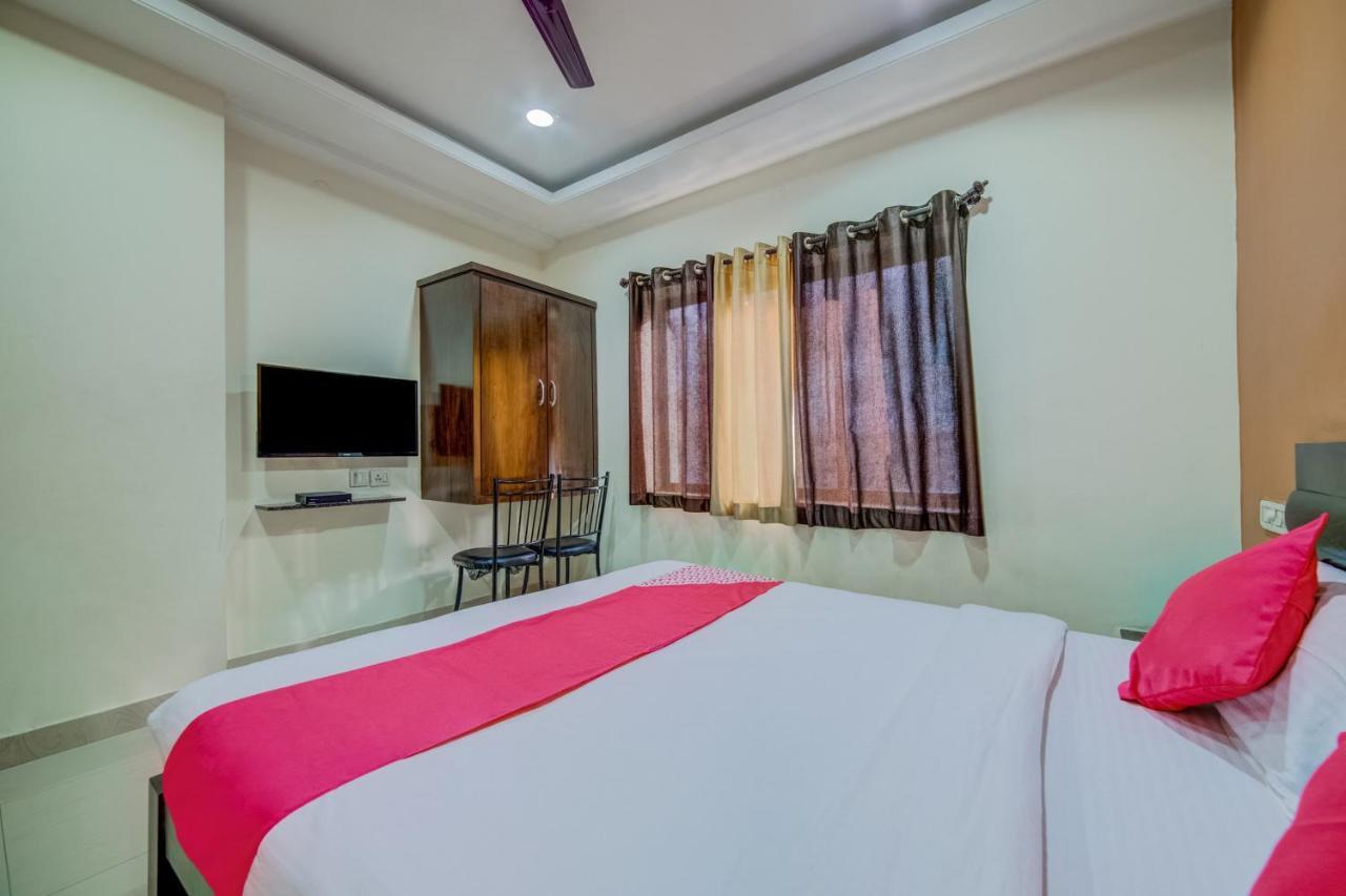 Oyo 18431 Hotel Celestee Grand Hyderabad Exterior photo