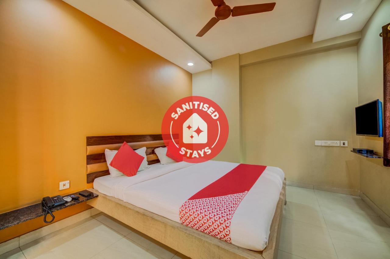 Oyo 18431 Hotel Celestee Grand Hyderabad Exterior photo