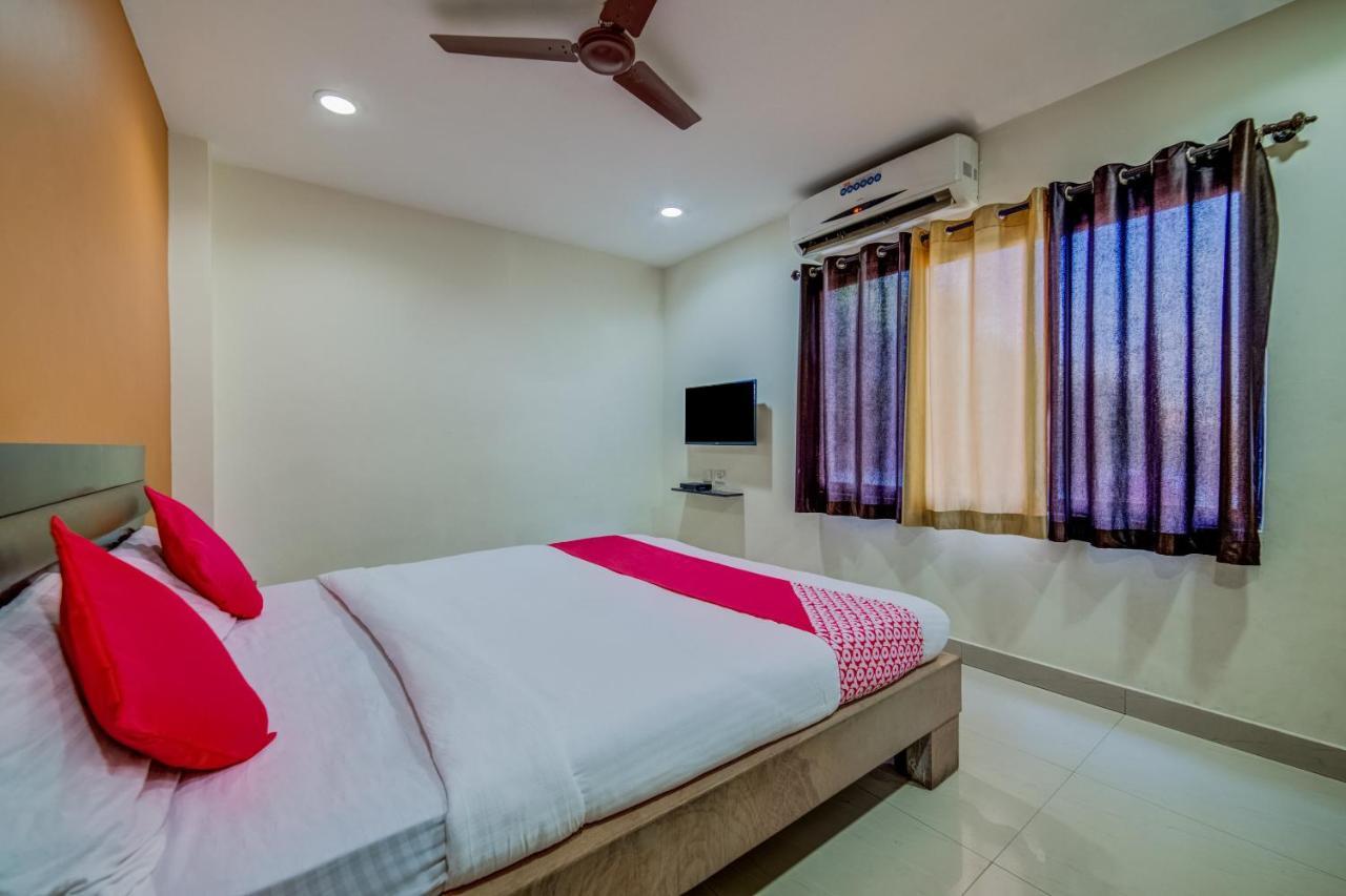 Oyo 18431 Hotel Celestee Grand Hyderabad Exterior photo