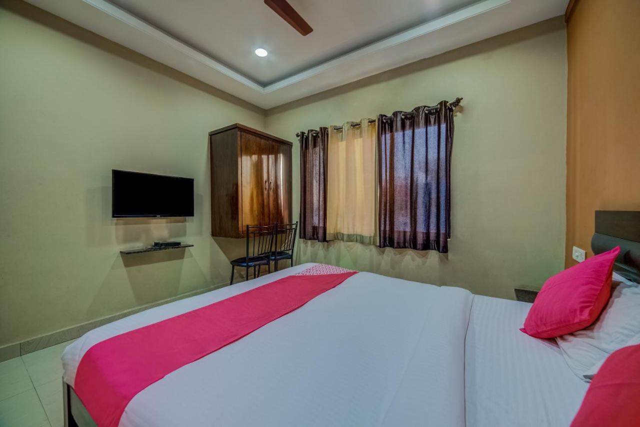 Oyo 18431 Hotel Celestee Grand Hyderabad Exterior photo