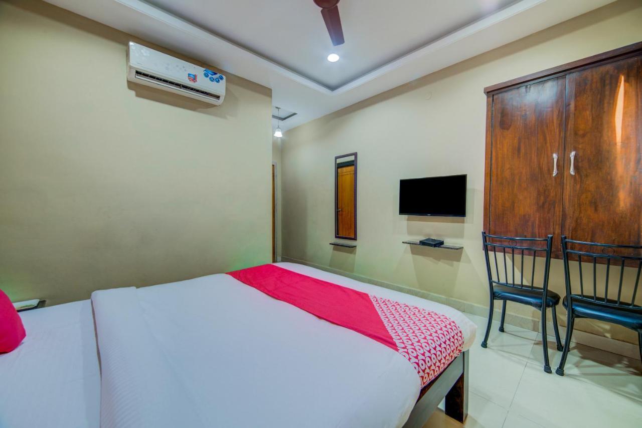 Oyo 18431 Hotel Celestee Grand Hyderabad Exterior photo